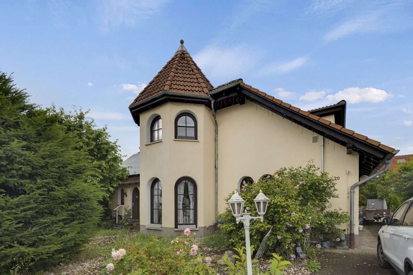 Freistehendes Familiendomizil mit Einliegerwohnung