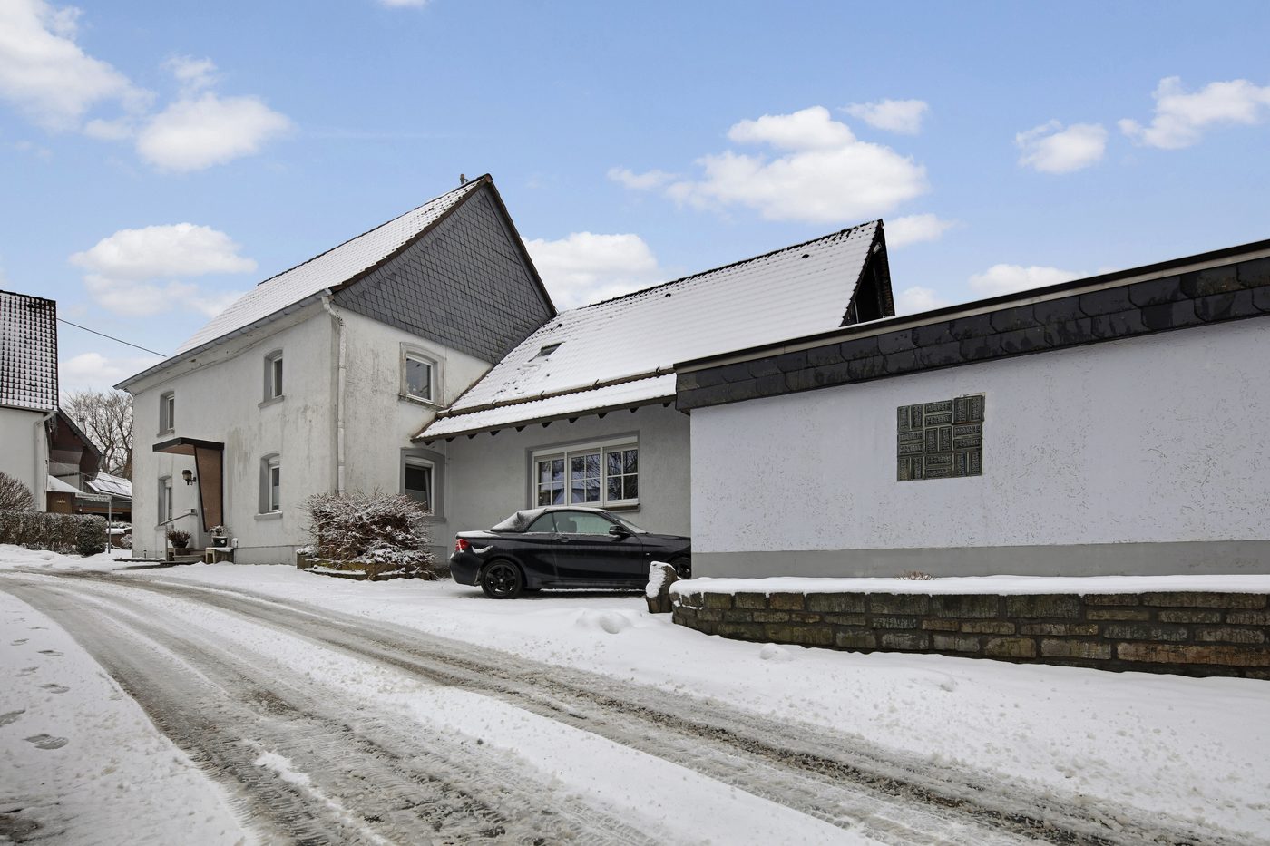 Wohnkomfort mit Charme! – DHH mit Wintergarten und Sauna