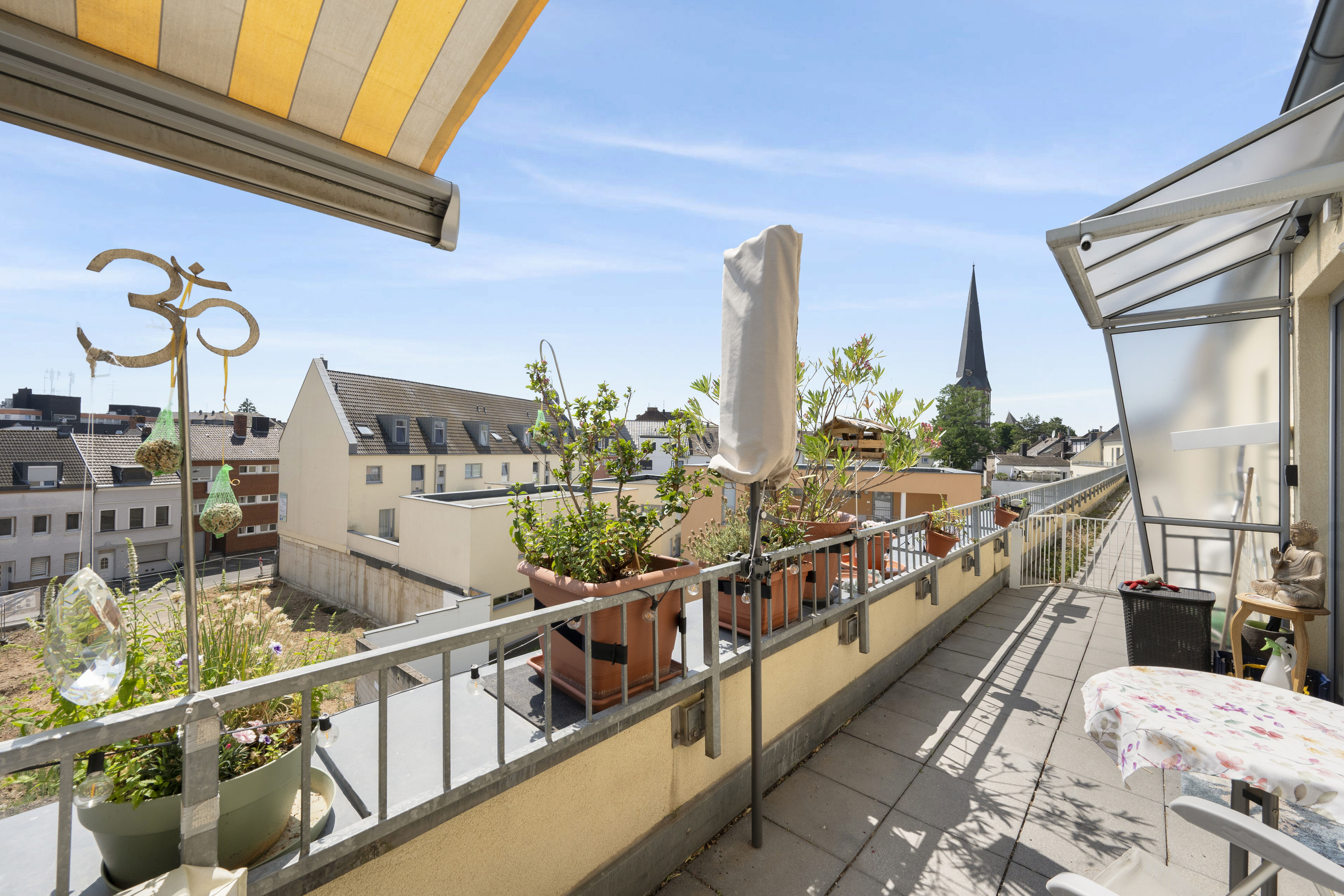 Barrierefrei, hell und mit Dachterrasse – 3 Zimmer in Euskirchen
